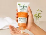 Simple Protect 'N' Glow Facial Wash 150ml 3
