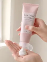 SKIN1004 Madagascar Centella Poremizing Deep Cleansing Foam 125ml 2